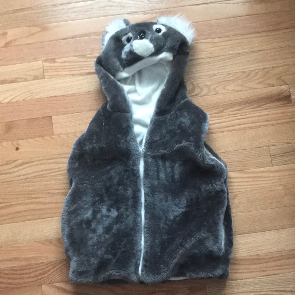 Kids cozy fleece vest with bear head hood